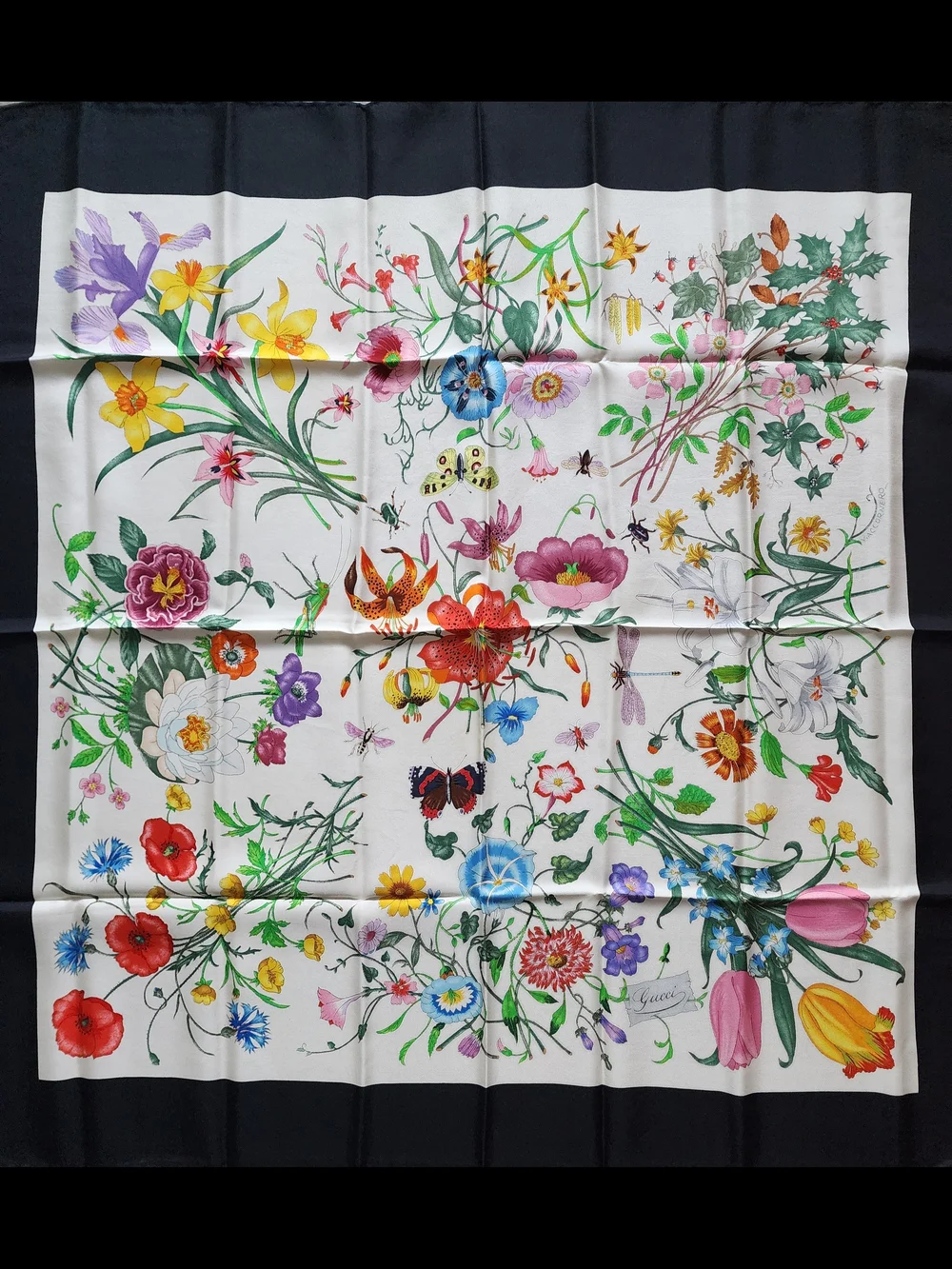Auth Gucci Floral Silk Scarf